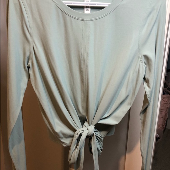 Lululemon New Nulu top ~never worn - Picture 5 of 5